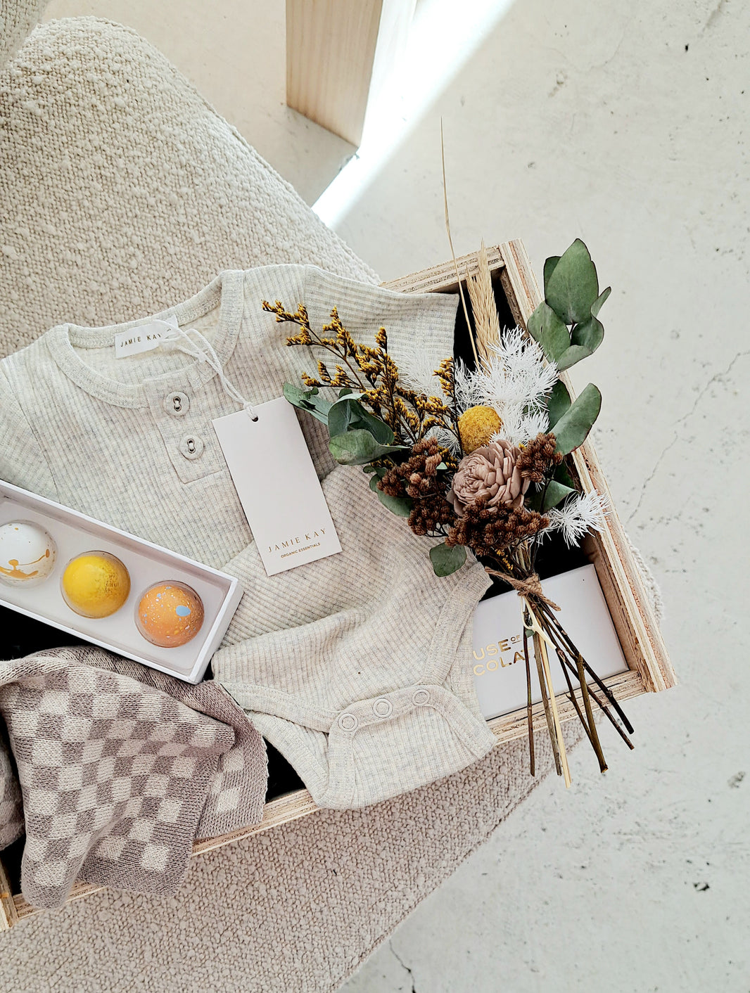 Baby Shower Gifts NZ Celebrate Mum & Baby Bundle + Blooms