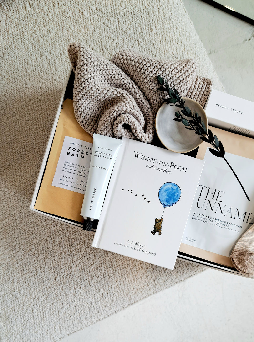 Baby Shower Gifts NZ Celebrate Mum & Baby Bundle + Blooms