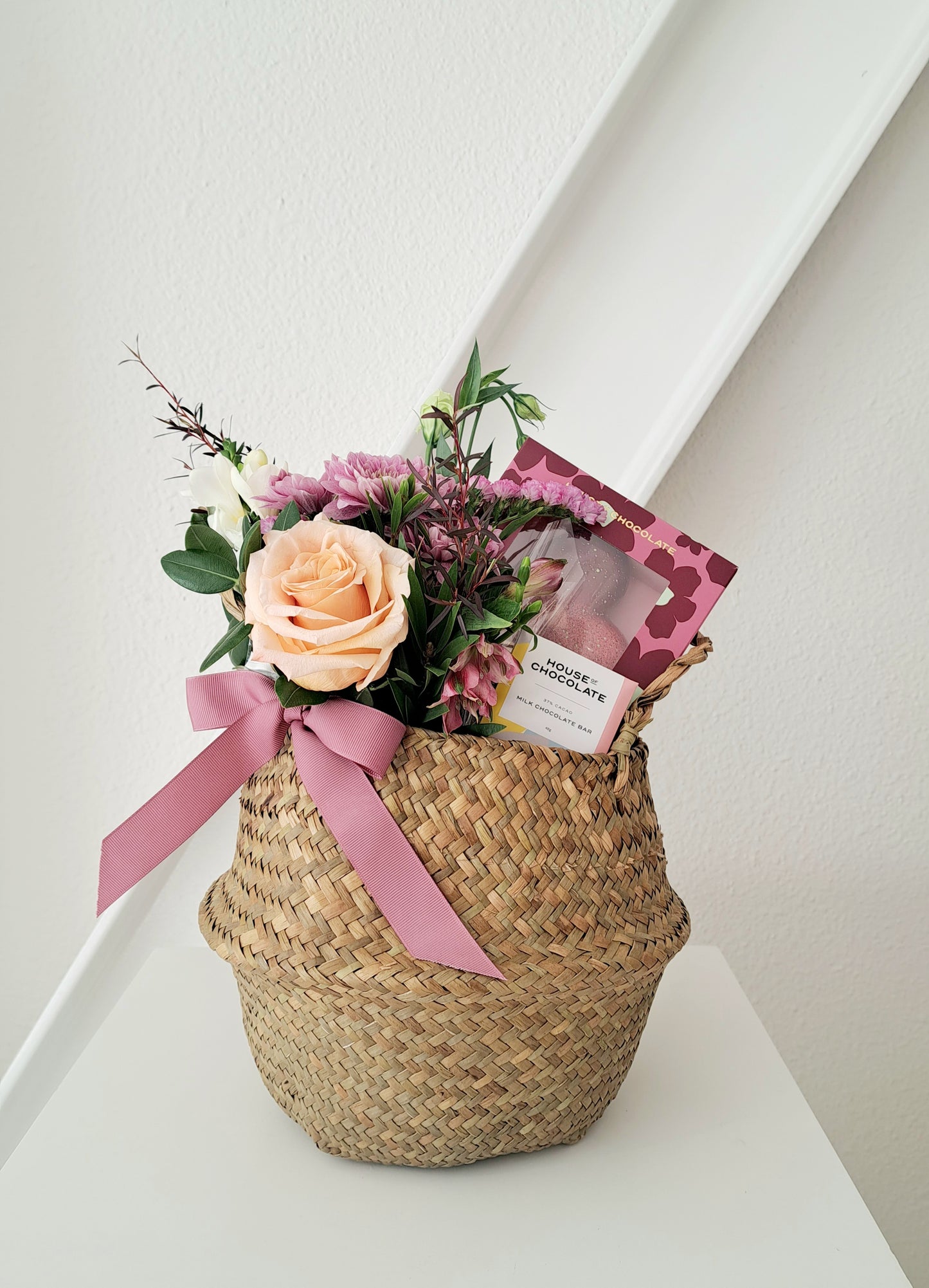 Mother's Day Round Basket | Blooms & Chocolate