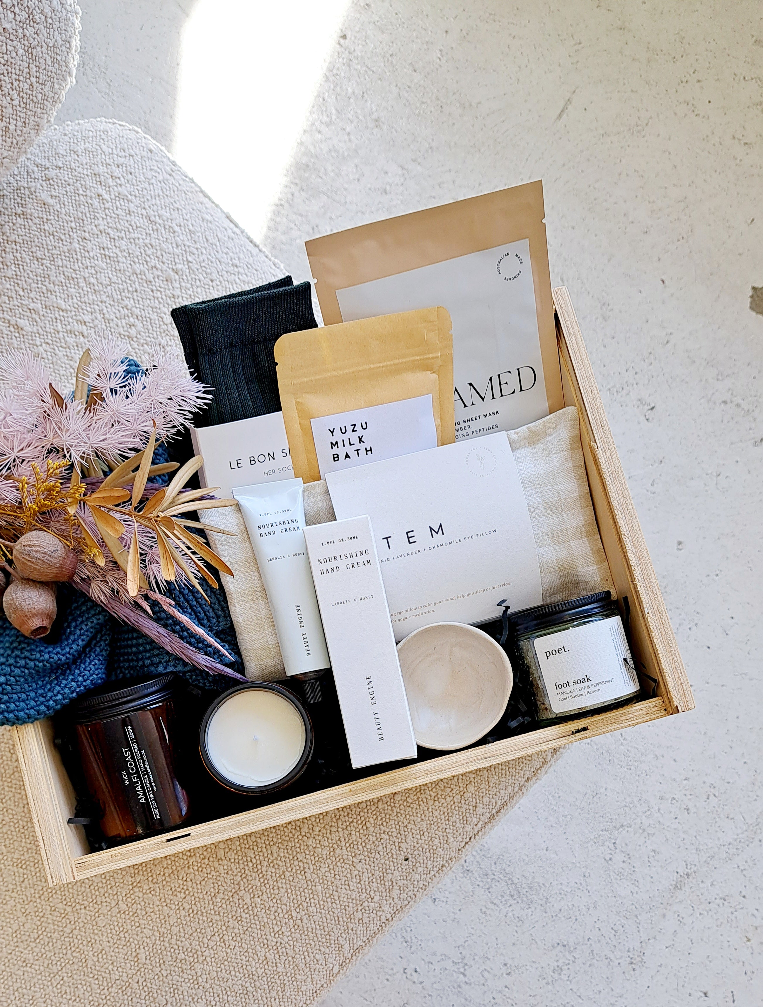 Luxury Gift Baskets + Gift Boxes NZ | Bundle + Blooms